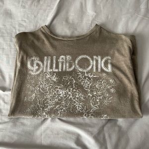 Never worn w/o tags!